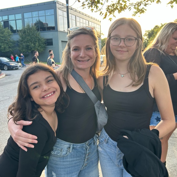 Meet your Posher, Amber - Picture 6 of 9